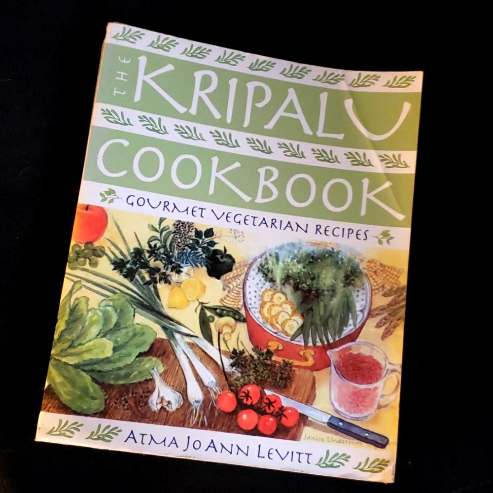Kripalu Cookbook: Gourmet Vegetarian Recipes softcover Book 1995 Clean Eating